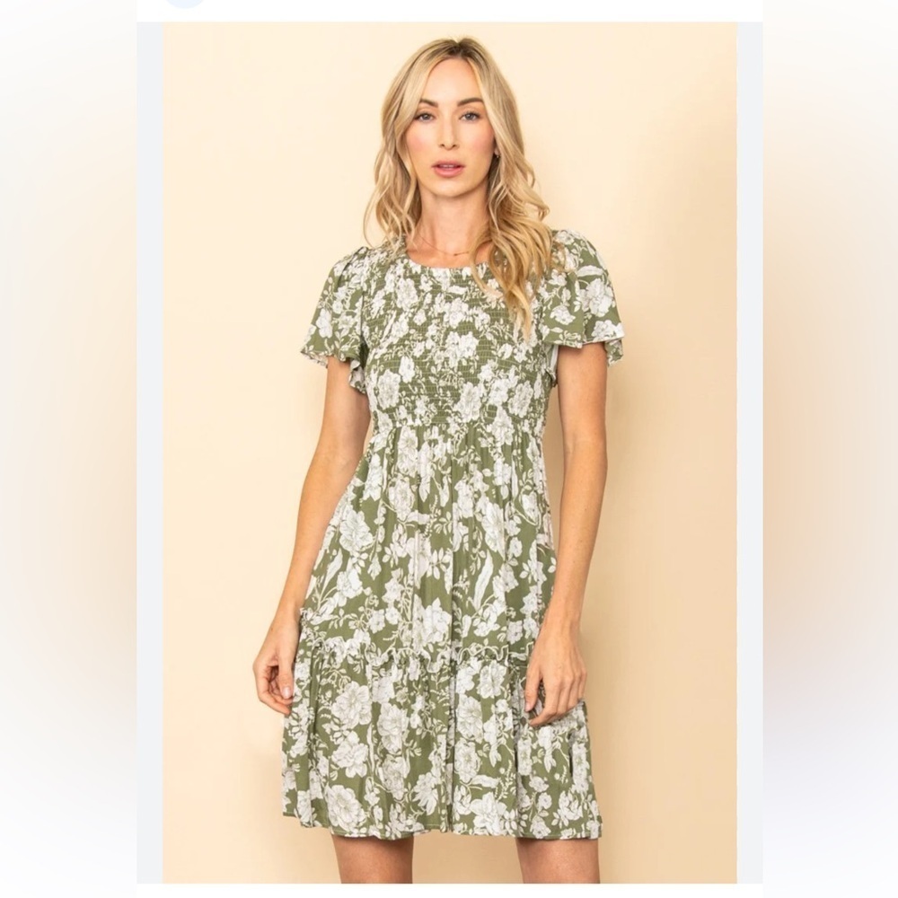 Elloh Safari Green Floral Smocked Tiered Rayon Dress Size Large Summer Vacation